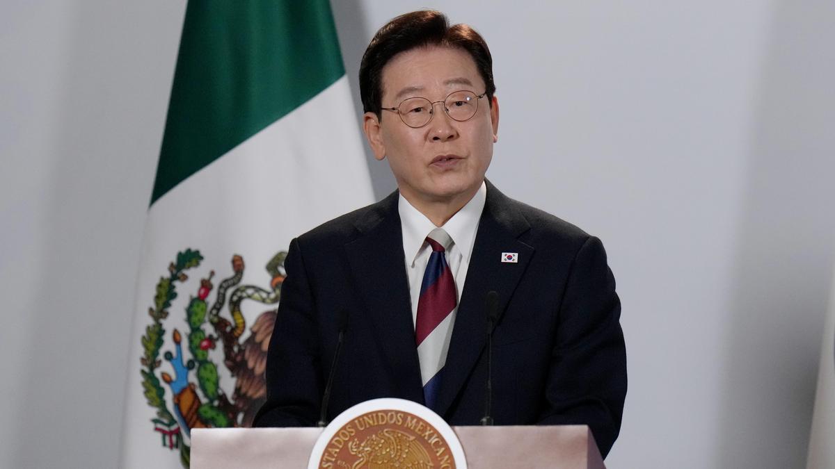 South Korea Demands Apology After Ukraine Reveals POW Transfer Deal