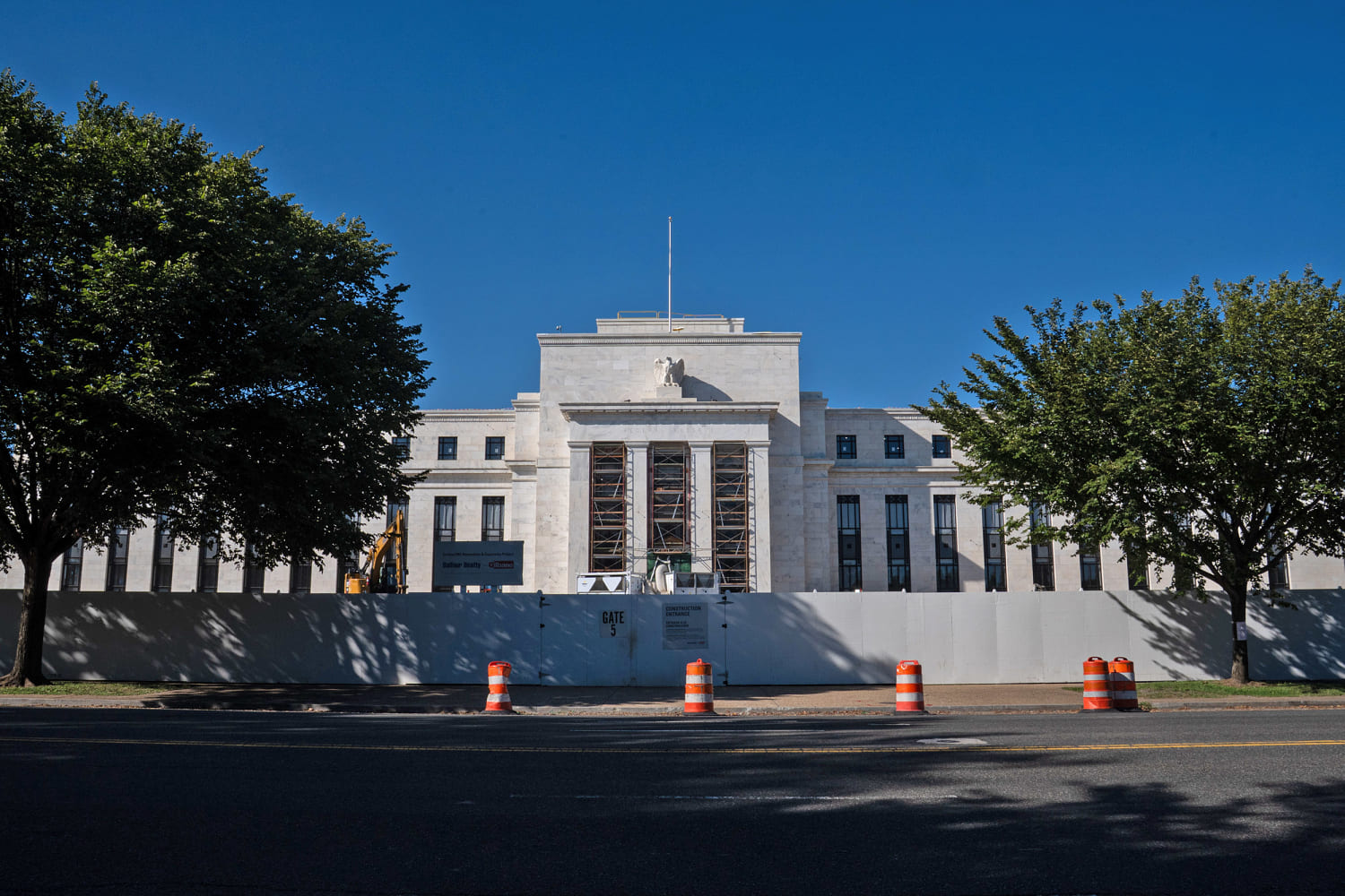 Fed Watchdog Clears Central Bank of Criminality in $2.5 Billion HQ Renovation