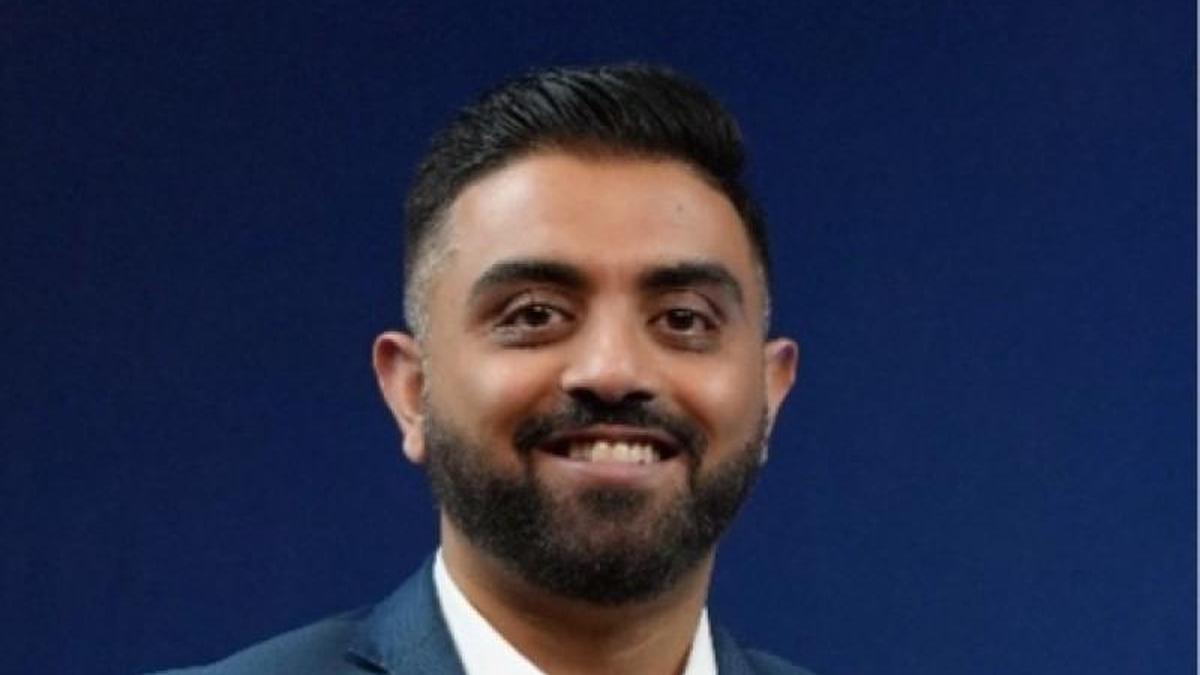 Pilot Smit Machchhar and Israeli Plumber Hailed for Flydubai Cockpit Heroics