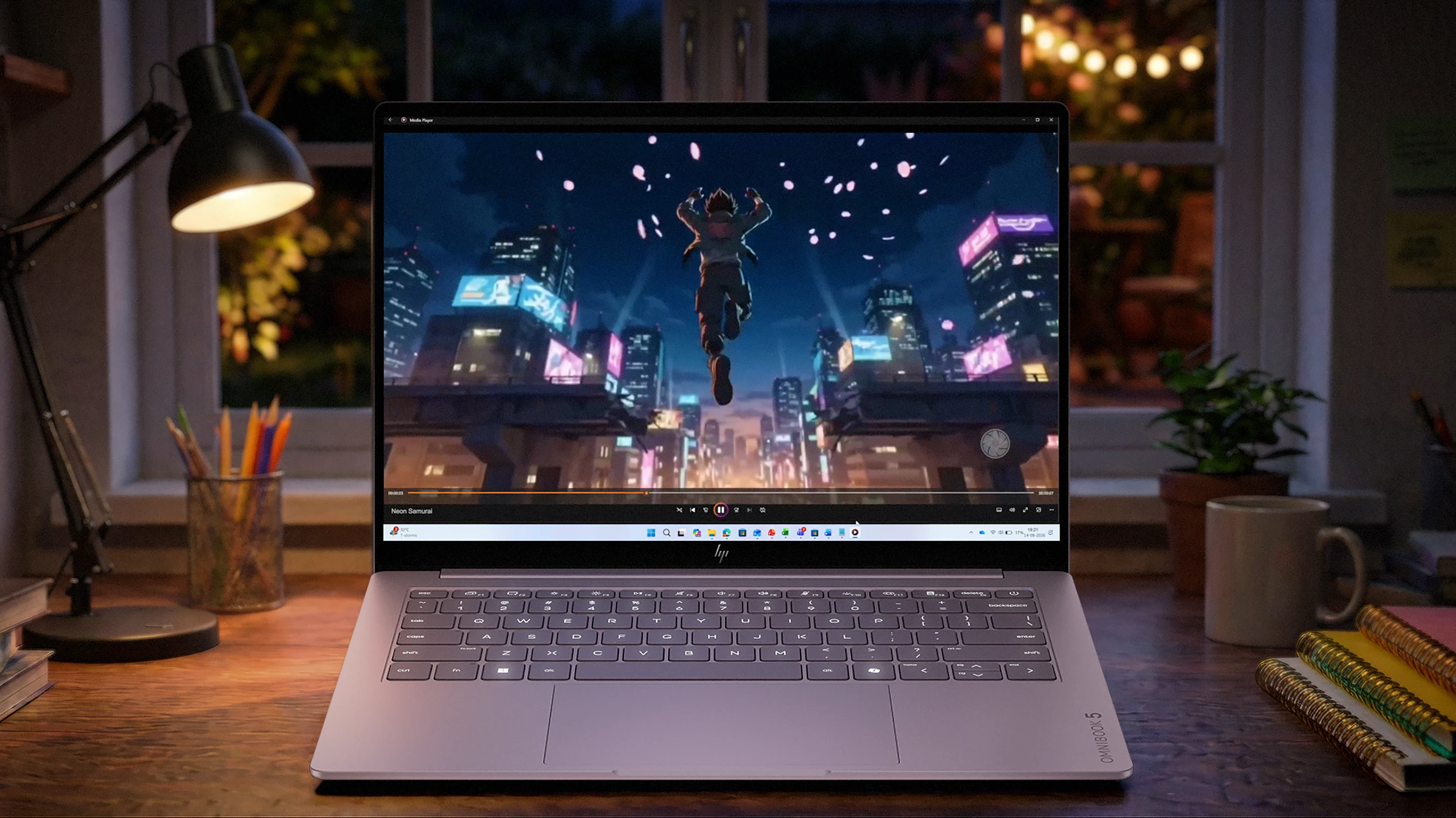 HP Unveils OmniBook 5, A $699 OLED Laptop to Rival MacBook Neo