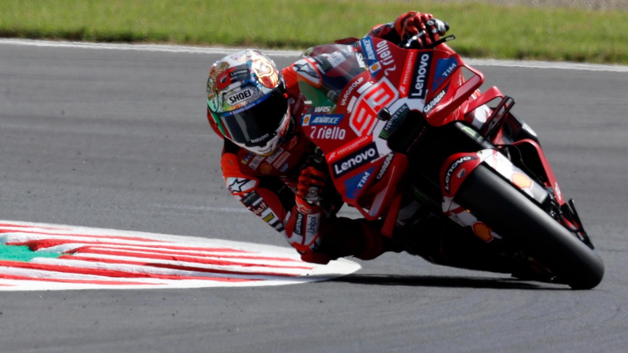 Marc Marquez Wins MotoGP Japan Sprint Race, Closes Gap on Martin