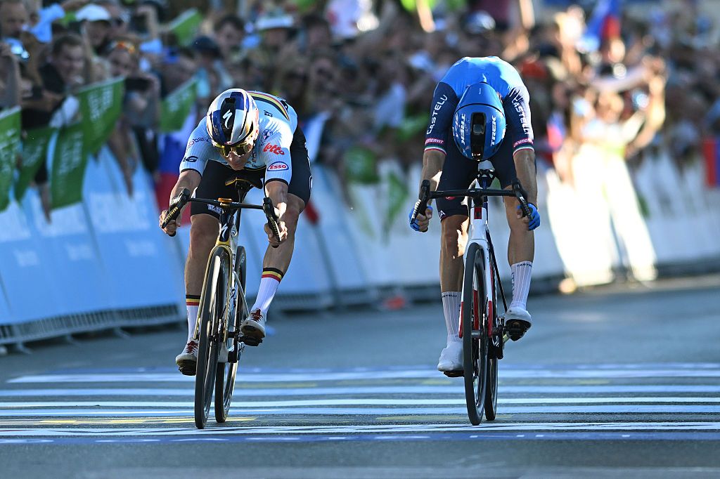 Remco Evenepoel Wins First European Road Cycling Title After Dramatic Crash and Photo Finish