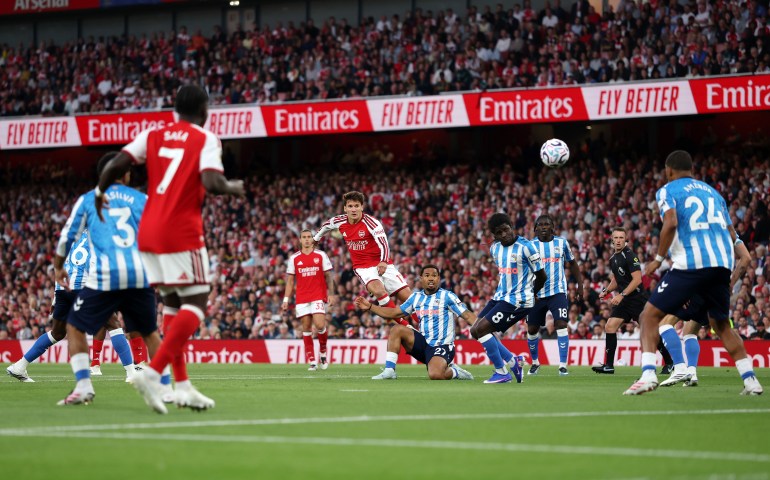 Arsenal Defeats Coventry 3-0 to Launch Premier League Title Defense