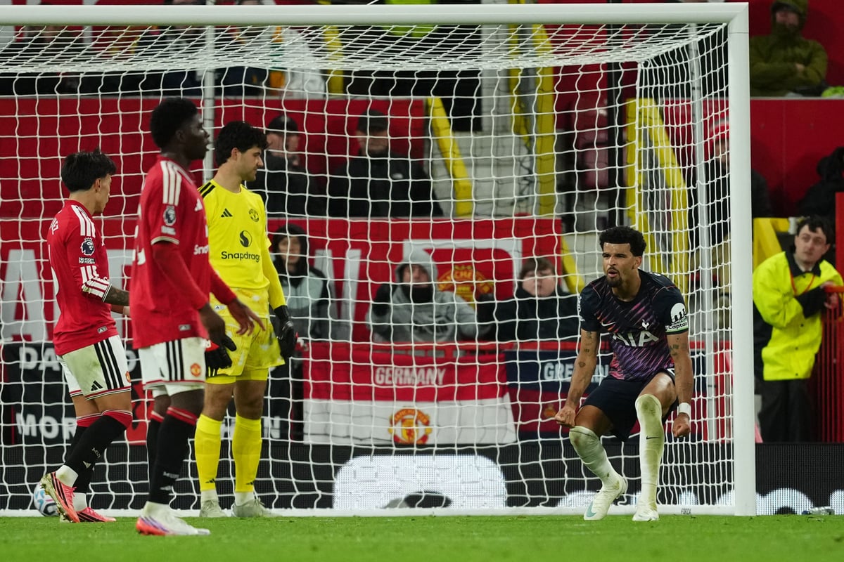 Solanke rescues late Tottenham draw against Manchester United at Old Trafford