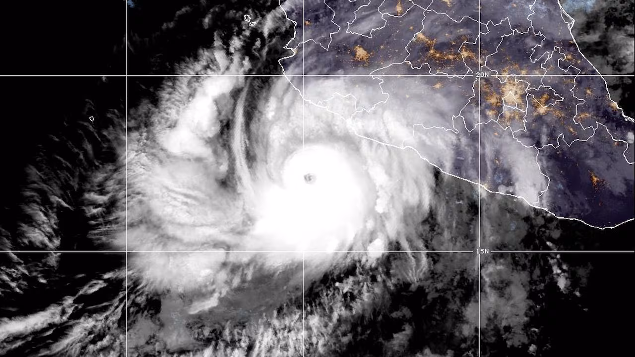 Hurricane Simon reaches Category 4 as Mexico prepares for landfall