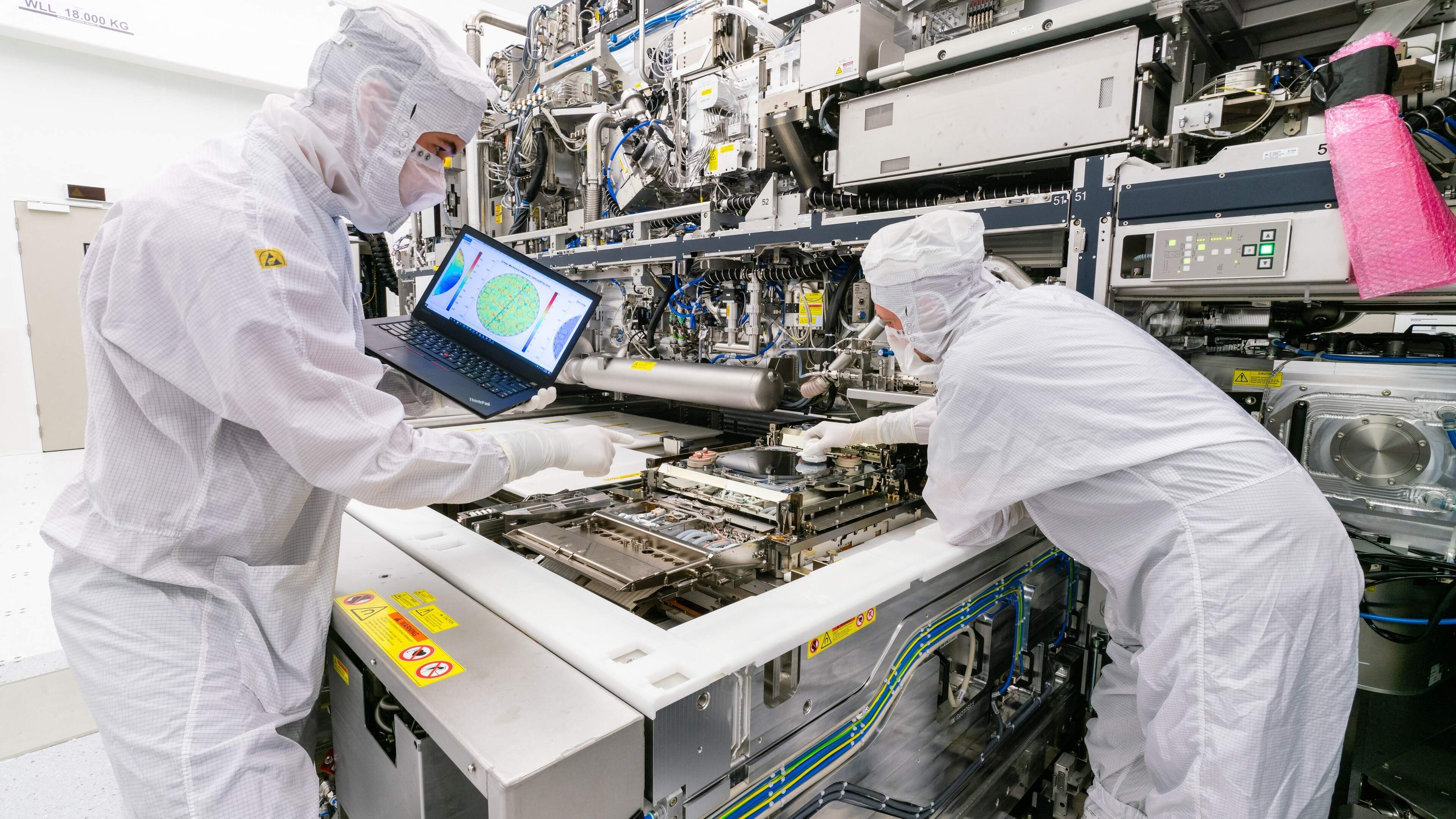 ASML Raises Sales Outlook as AI Demand Outstrips Machine Capacity
