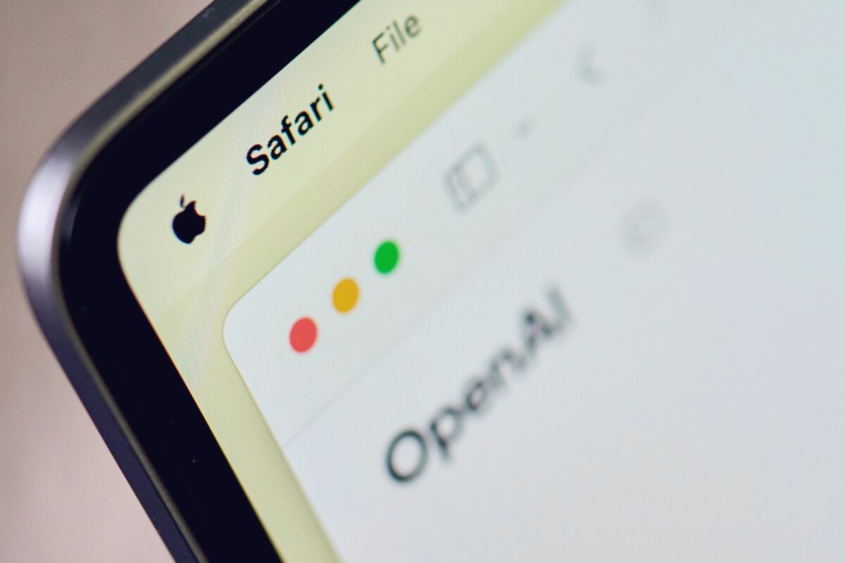 Apple Wins Early Discovery as OpenAI Alleges Device Secrets Reached Apple