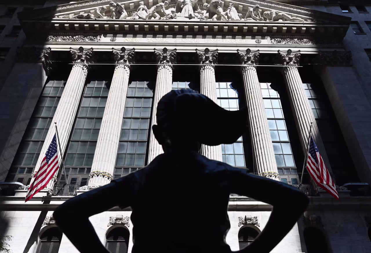 CoreWeave shares and bonds slide as AI debt concerns deepen
