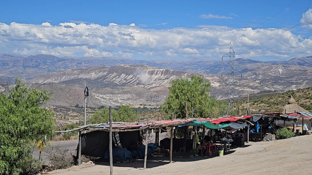 Powerful Earthquake Hits Southern Peru, Injures Residents and Damages Buildings