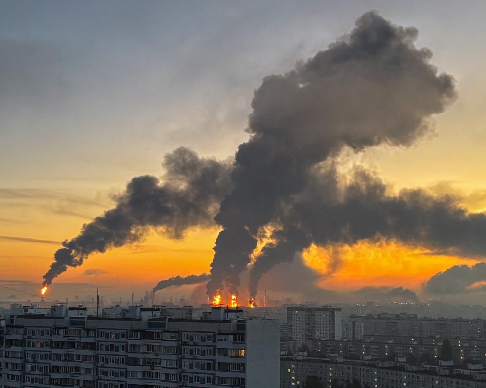Trump Condemns Ukraine Refinery Strikes as Europe Backs Zelenskyy Over Energy Truce