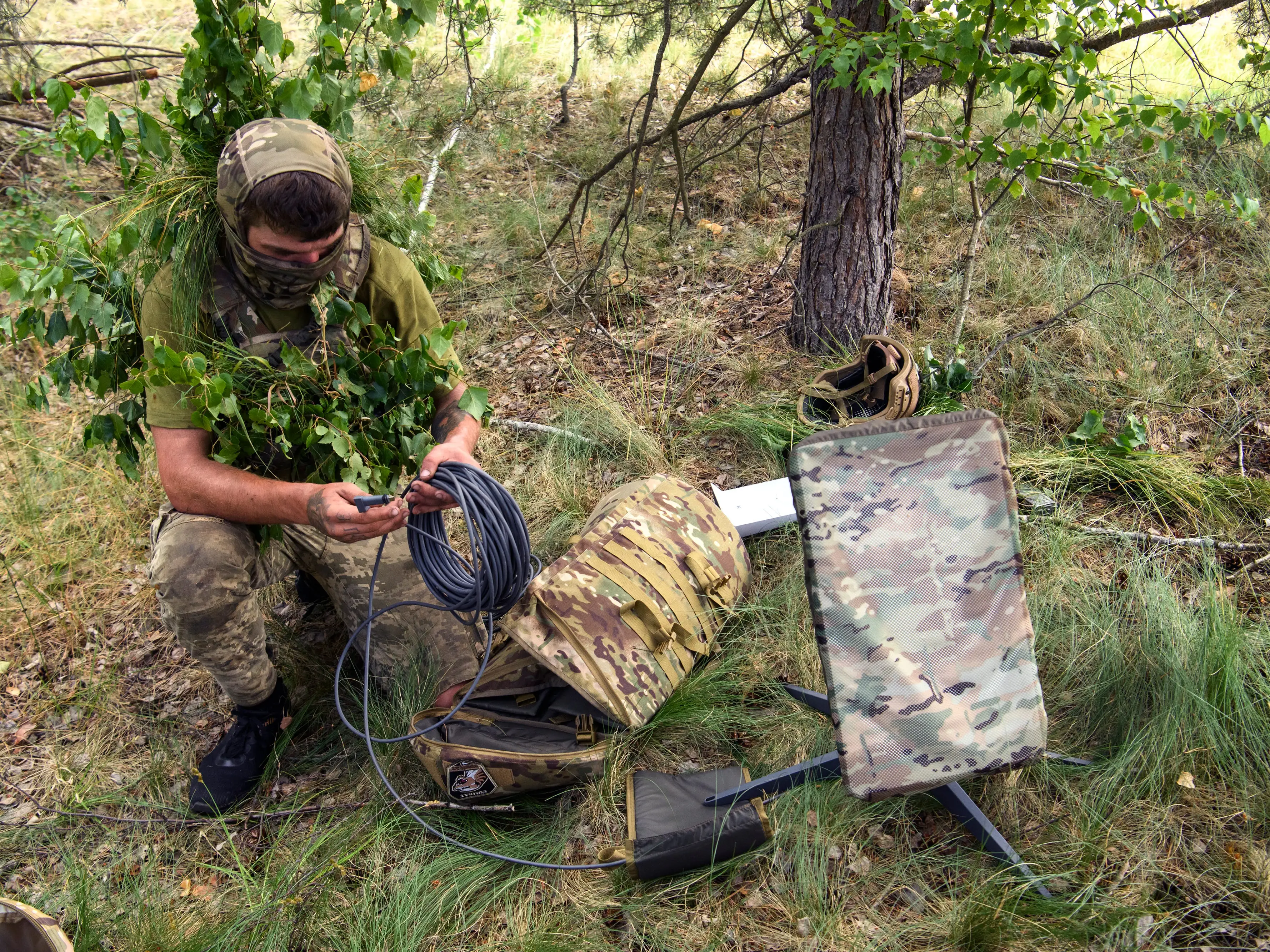 Ukraine Starlink Restrictions Spark Dispute Over White House Role and Restoration