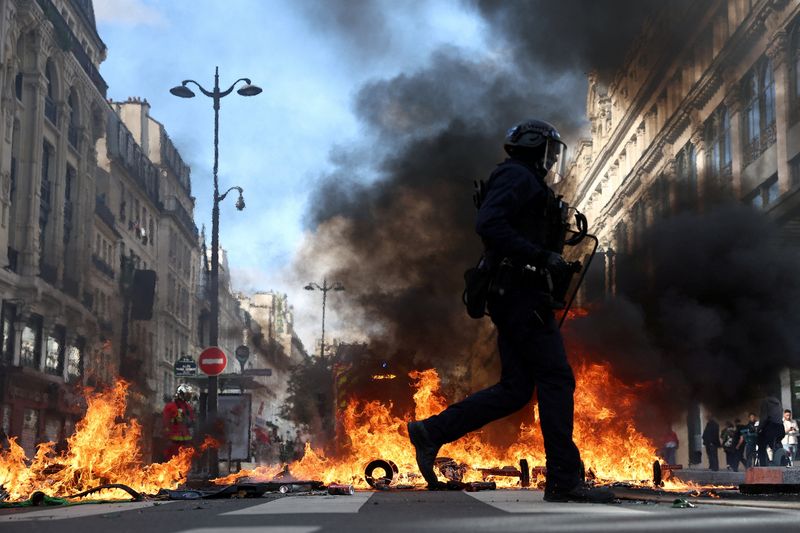 French Student Protests Widen Into Nationwide Rallies Over Living Costs