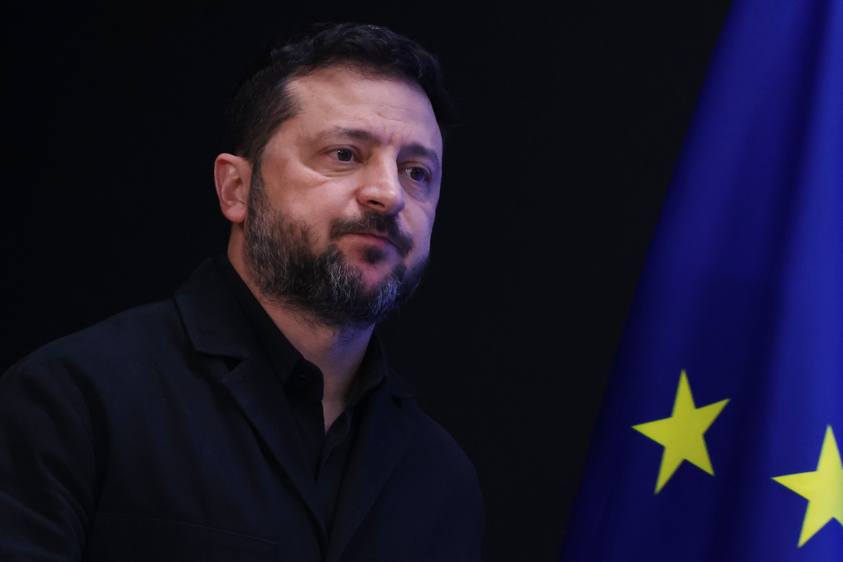 Trump Pauses Russia Sanctions After Diesel Deal, Drawing Zelenskyy's Criticism