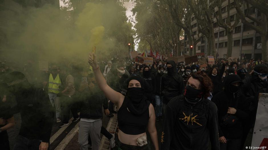 Protests spread across France as clashes bring arrests and police injuries