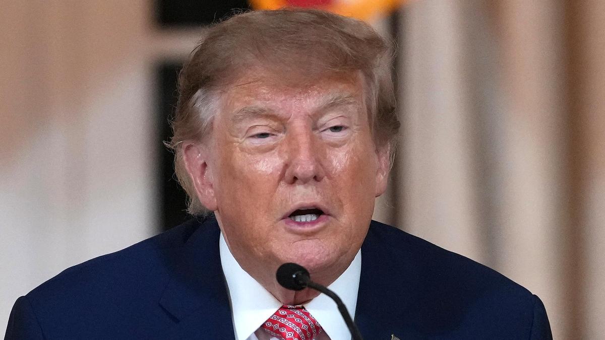 Trump Turns France's Violent Protests Into a US Immigration Campaign Argument