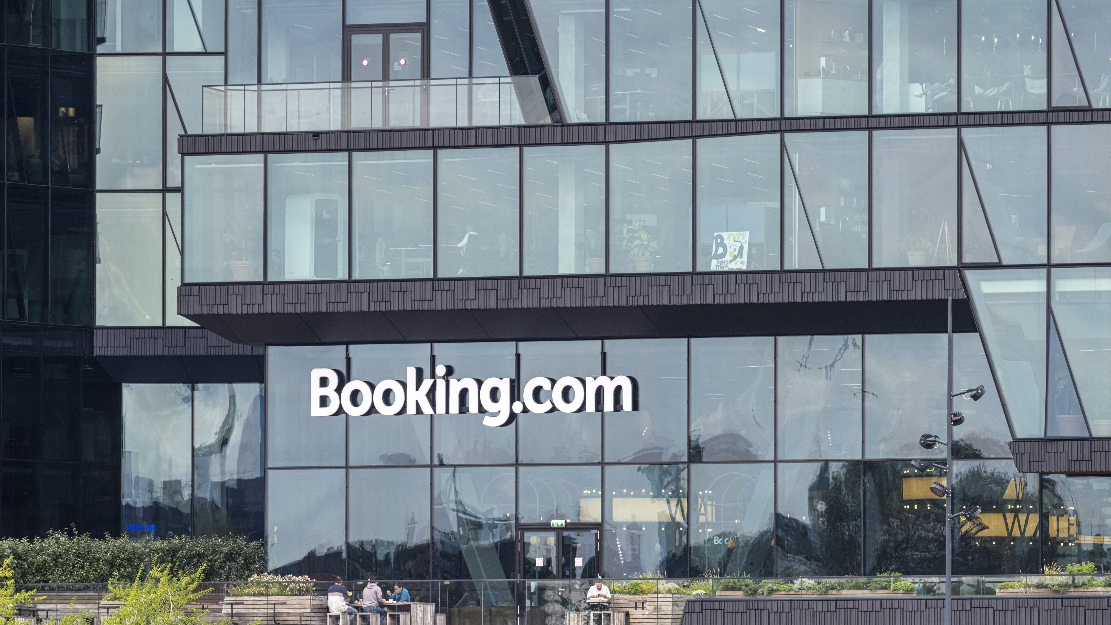 EU Opens Booking.com Investigation Over Fake Listings and Phishing Scams