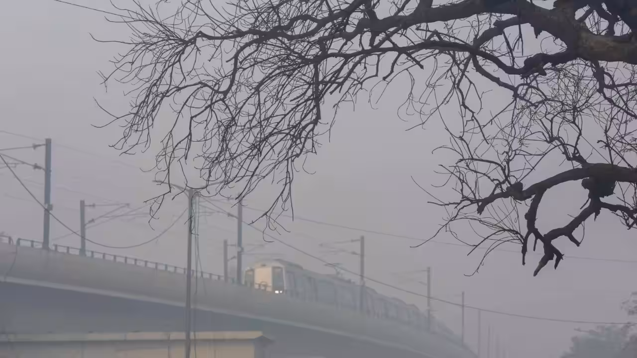 Delhi Air Turns Poor as GRAP Stage 1 Curbs Take Effect