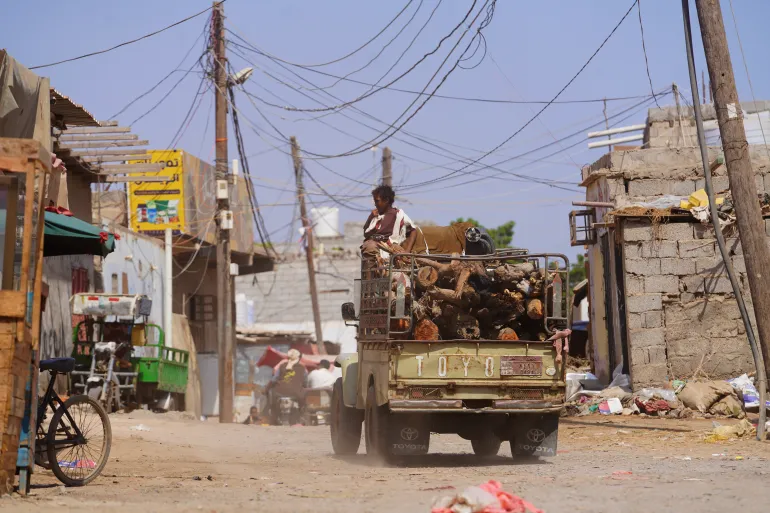 Houthi Strikes Hit Yemen as Britain Plans Saudi Air Defence Deployment