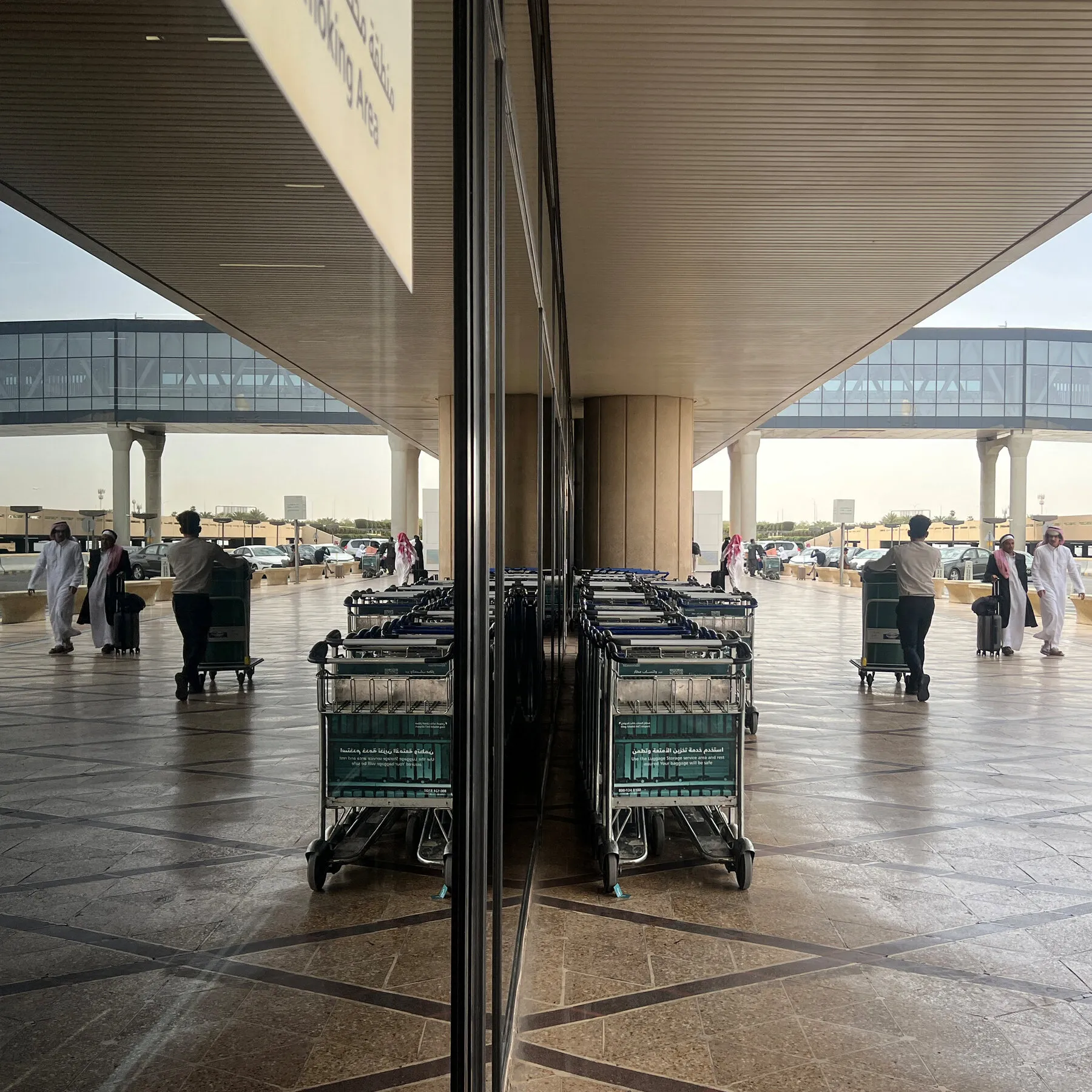 US Orders Saudi Diplomatic Departures as Houthi Attacks Disrupt Flights