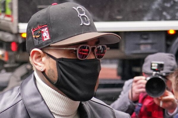 Chris Brown receives suspended sentence for London nightclub bottle attack