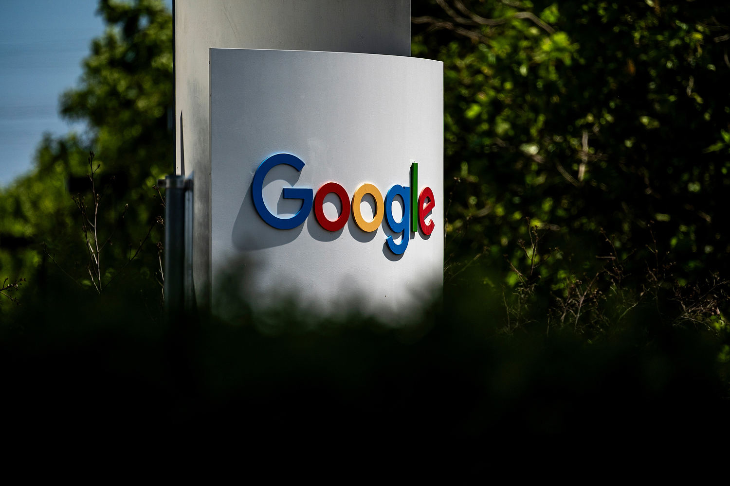Alphabet Loses $500 Billion as Microsoft Earnings Ease AI Spending Fears
