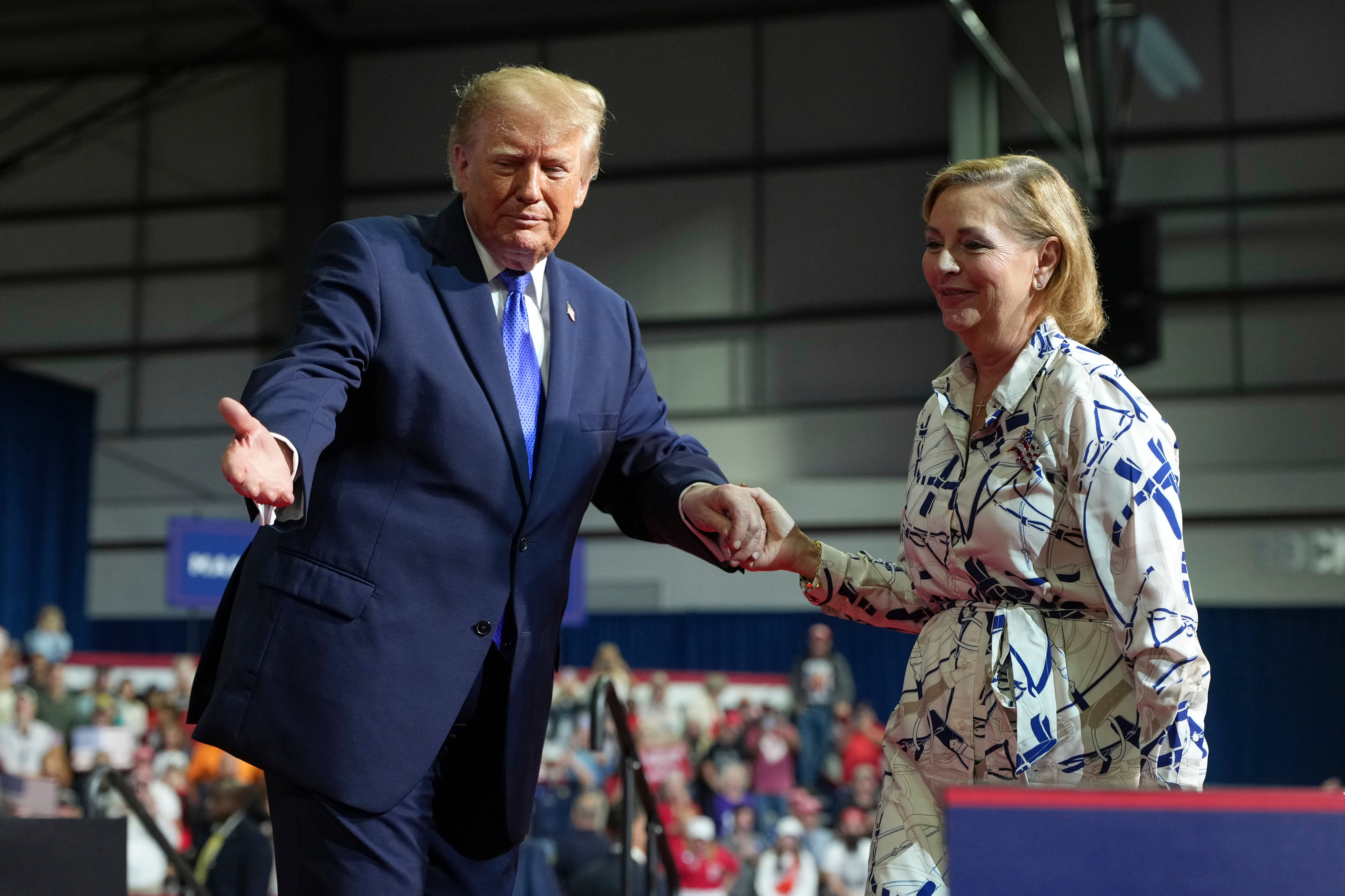 Trump Cancels Iowa and Kansas Rallies, Switches to Phone Campaigning