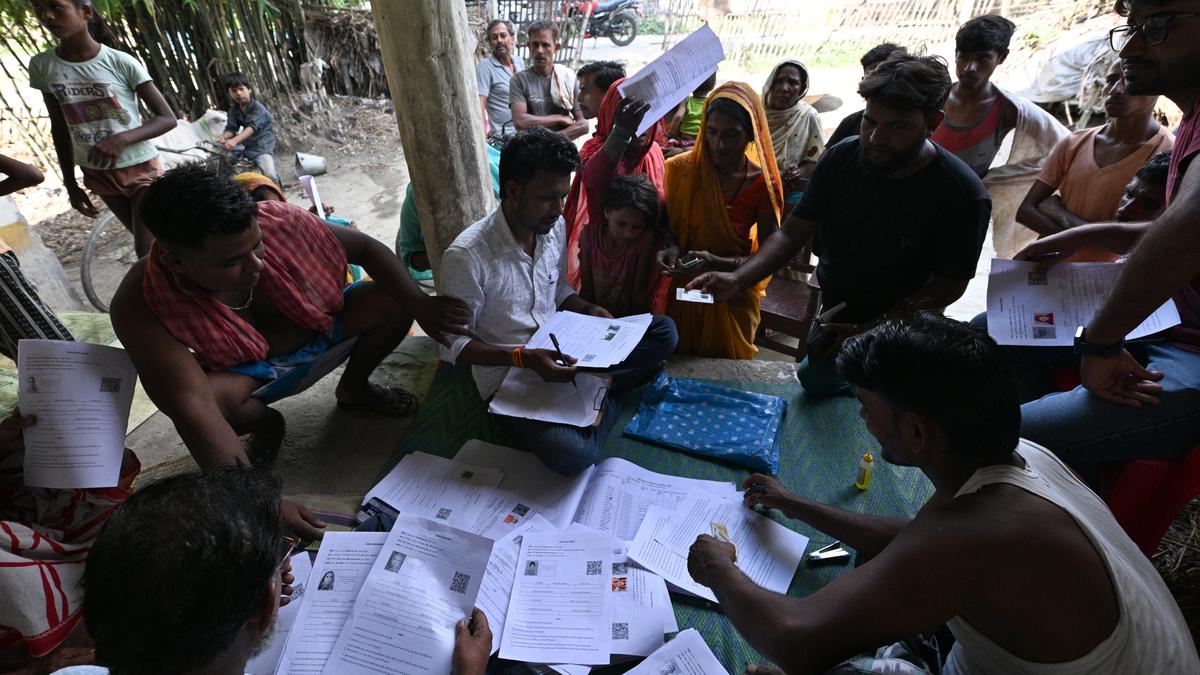 Supreme Court Questions SIR Procedures, Seeks Action on Bulk Voter Deletions