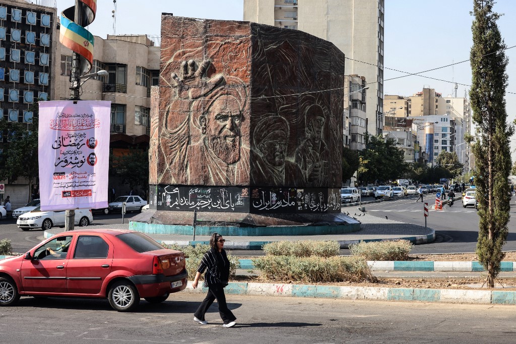 Iran's Supreme Leader Orders Military Response Without Geographic Limits to Threats
