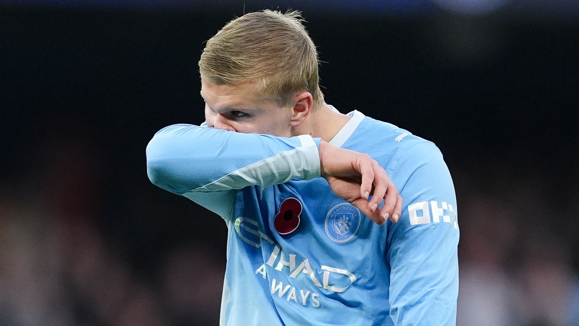 Brighton beat Manchester City as Ayari seals victory at the Etihad