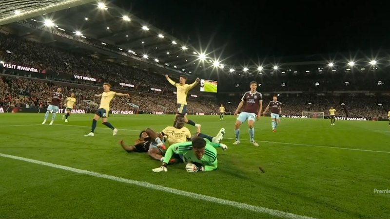 Arsenal Defeats Aston Villa 1-0 to Remain Top of Premier League