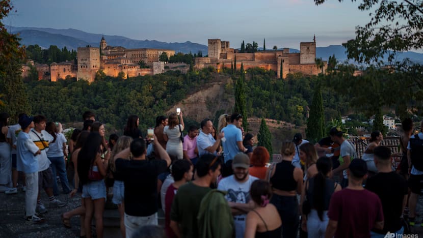 Granada Hit by Series of Strong Earthquakes, Forcing Closures and Evacuations