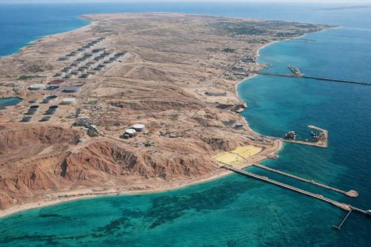 Iranian Oil Tanker Reportedly Hit by Missile Near Kharg Island Amid US Tensions