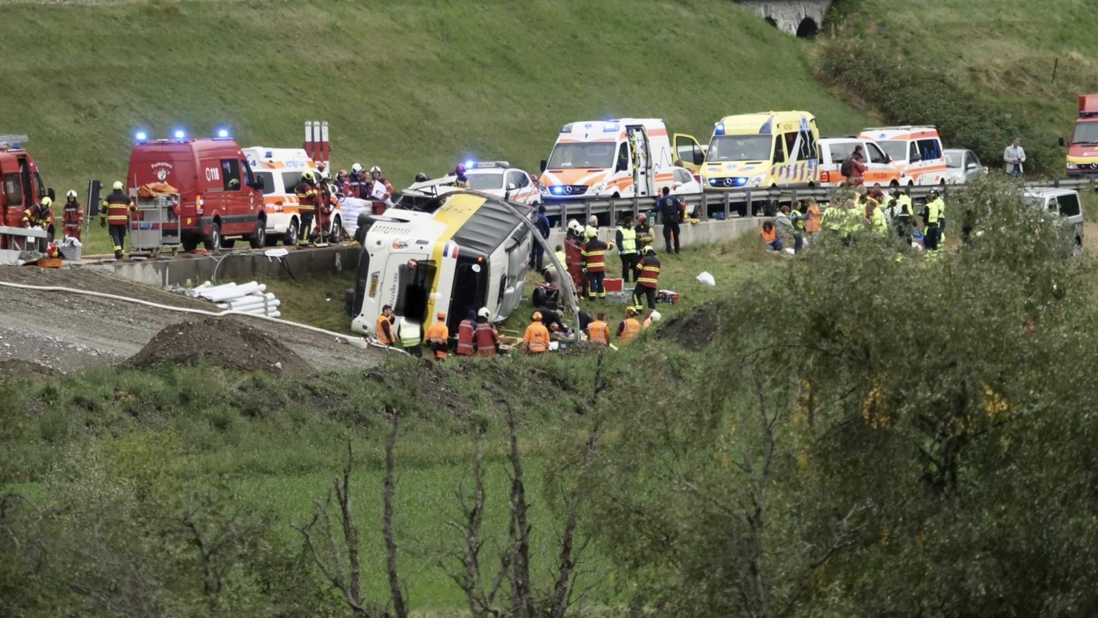 Several Dead After Dutch Tourist Coach Overturns in Eastern Switzerland