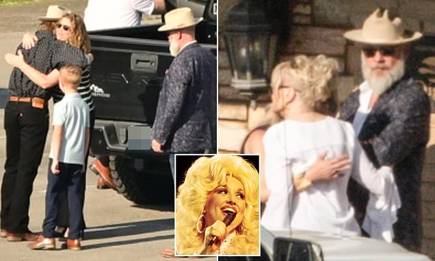 Dolly Parton Dies at 80: Nashville and Fans Mourn Country Legend