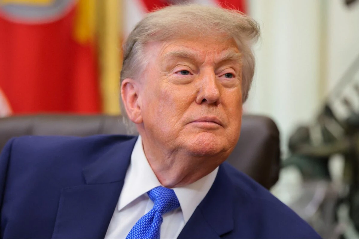 Trump Dismisses AI Criticism Amid Calls for Regulation After Anthropic Debate