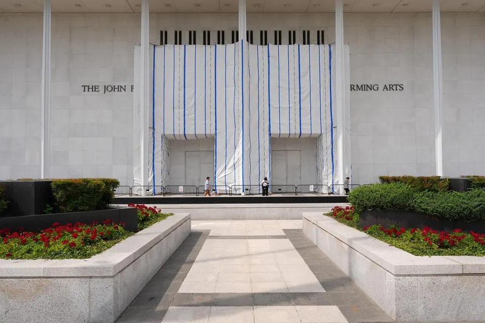 Kennedy Center Faces Bankruptcy as Board Pushes Adding Trump's Name