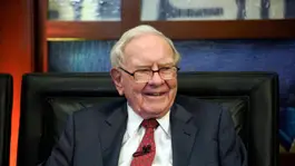 Warren Buffett Steps Down as Berkshire Hathaway Chairman, Son Howard Succeeds Him