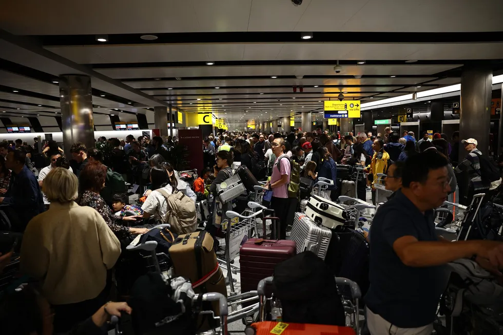 UK Air Travel Disrupted After Millisecond Software Defect Hits Air Traffic Control