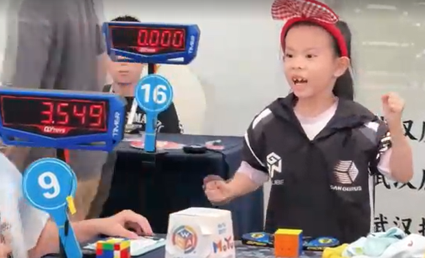 Six-Year-Old Lian Yunzhi Sets Rubik's Cube Women's World Record Twice in Three Days