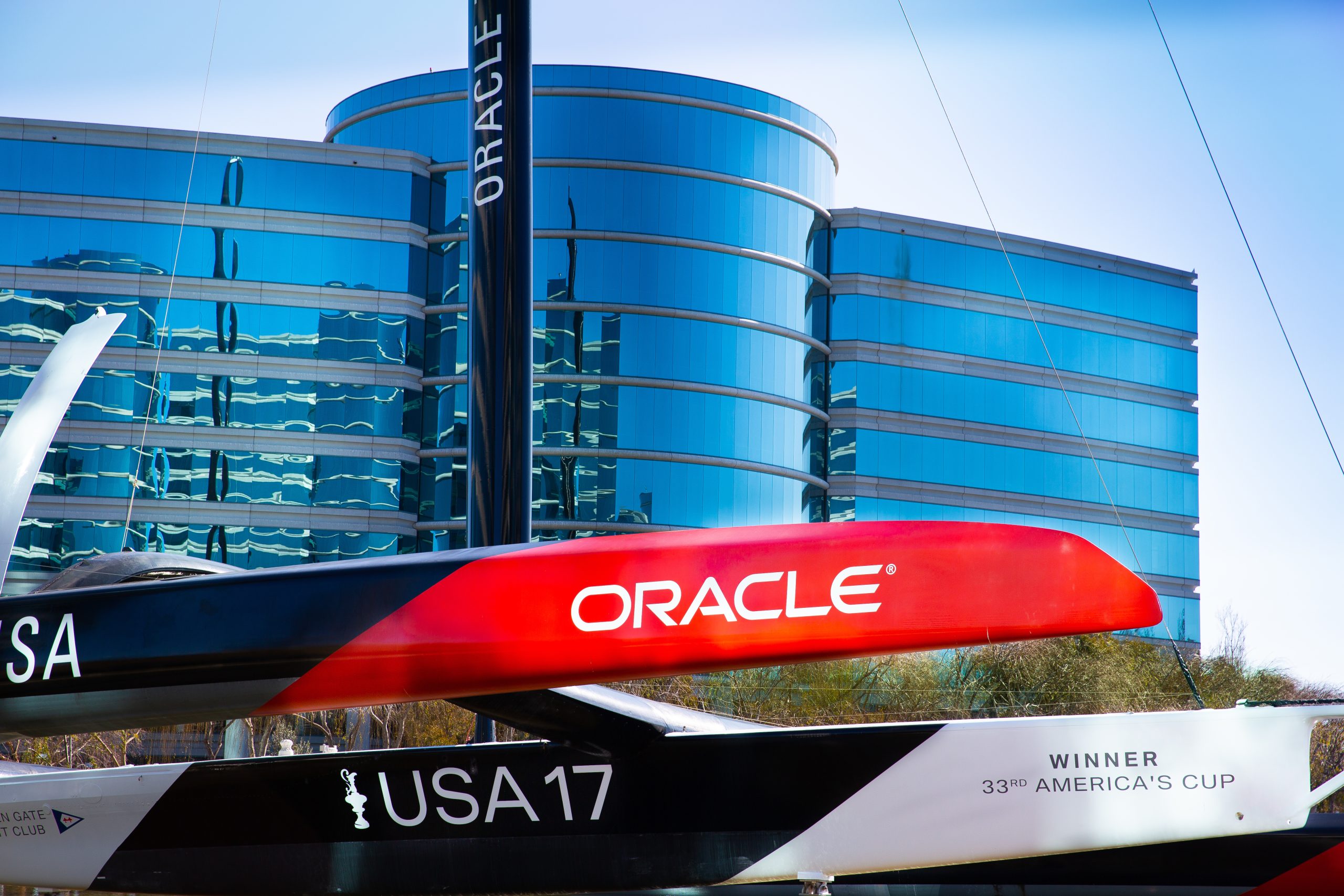Oracle Cites Force Majeure for New Mexico Data Center, Shares Tumble