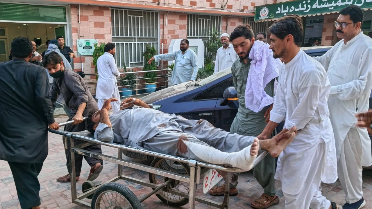 Suicide Bombing at Police Checkpoint Kills 11 in Dera Ismail Khan